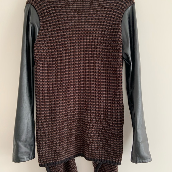 2 for $25 Romeo + Juliet Couture cardigan - Picture 4 of 5